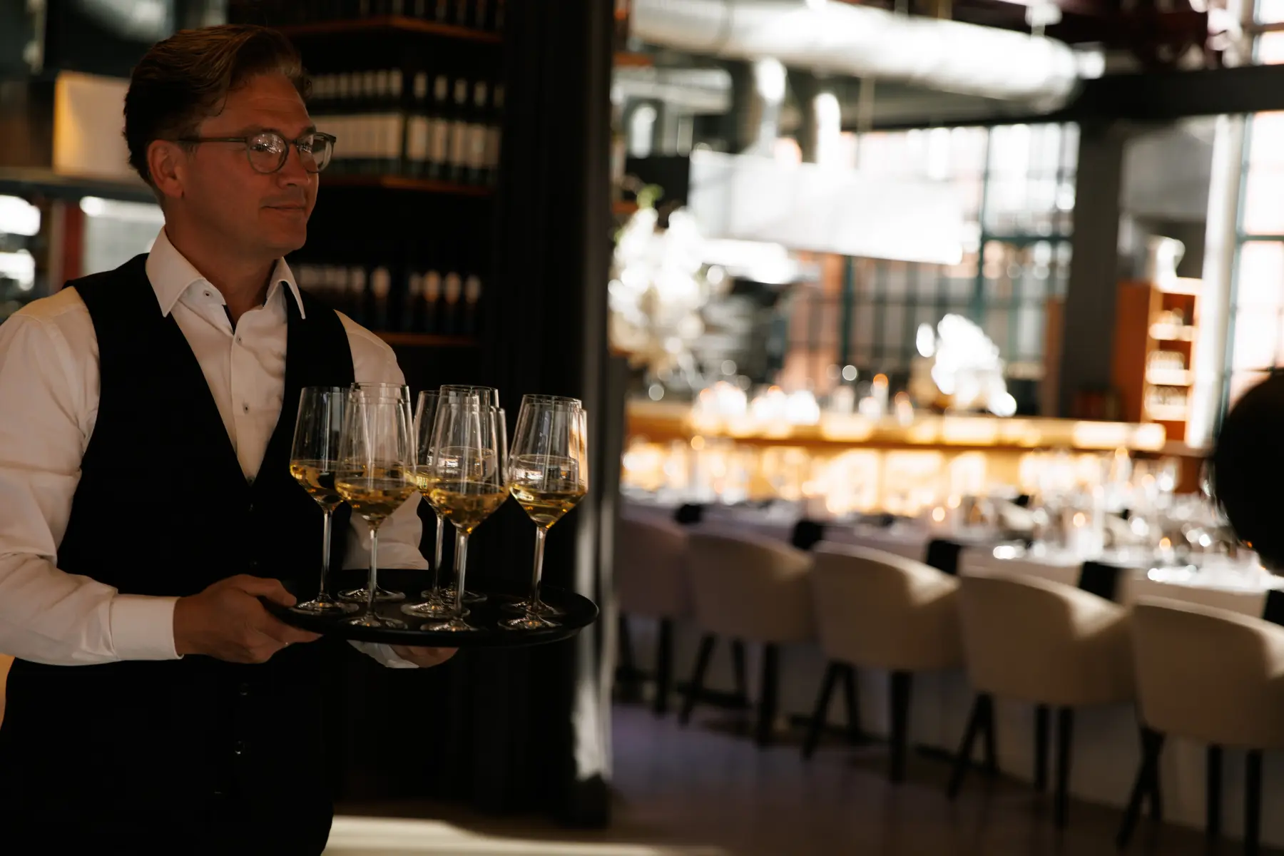 Professioneller Service bei einem Gala-Dinner in der Cantinerie