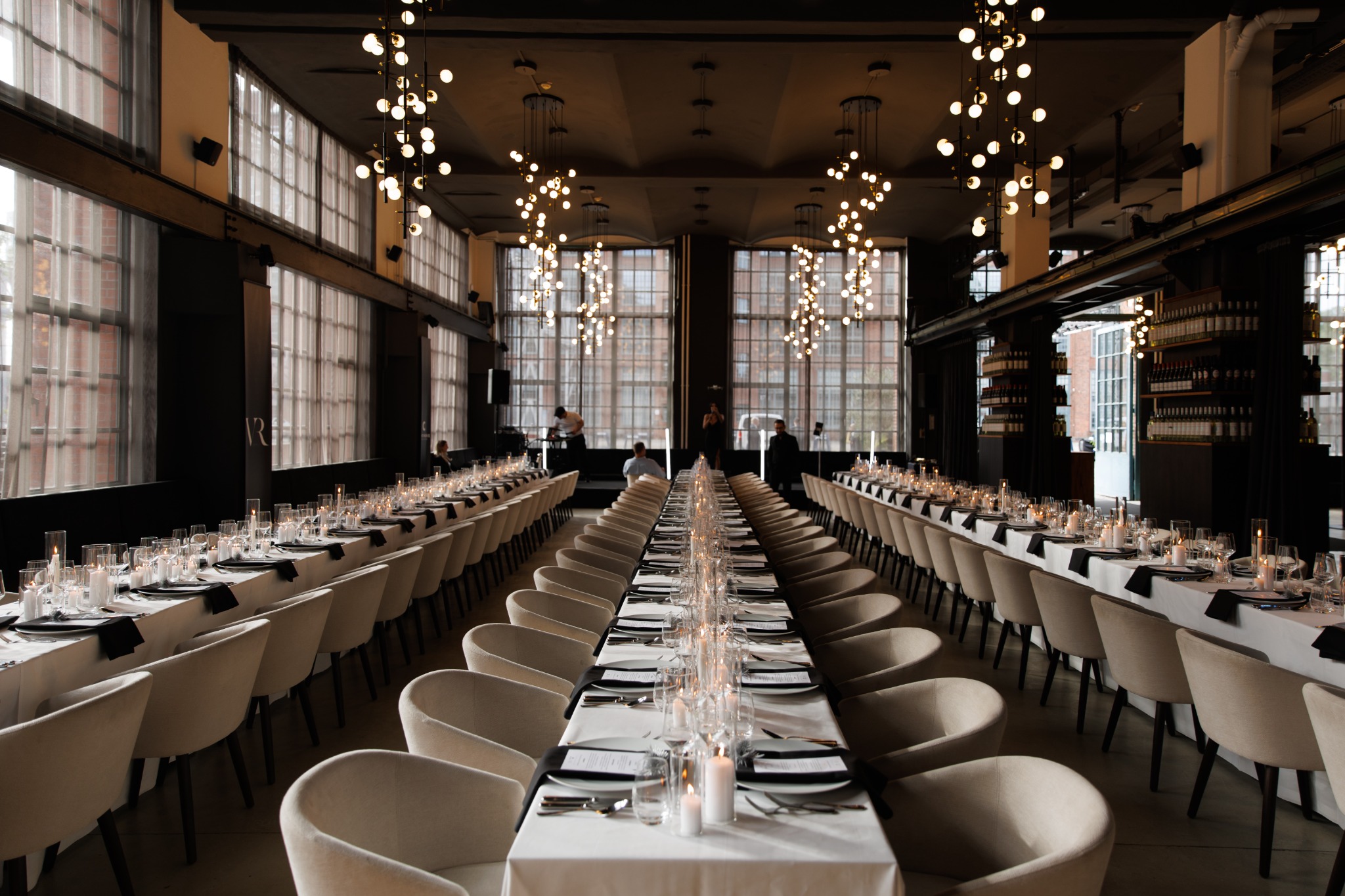 Haupthalle der Cantinerie für ein festliches Firmendinner